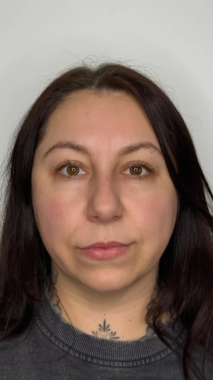 Înainte - Micropigmentare sprâncene – tehnica fir cu fir